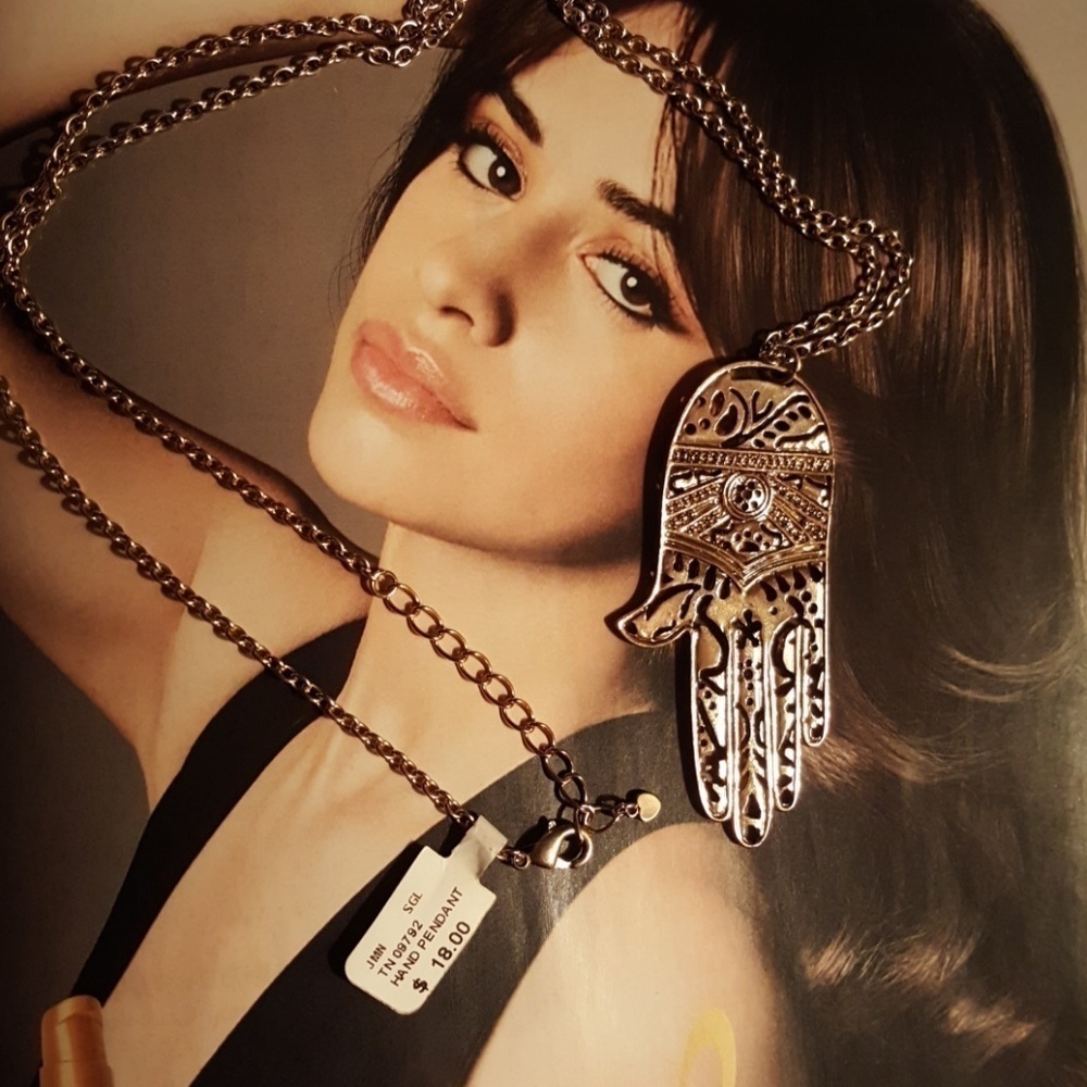 Hand PENDANT necklace